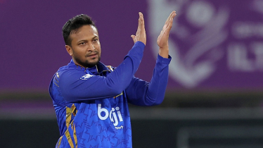 কিপ্টে বোলিংয়ের পর পেলেন উইকেটও, কোয়ালিফায়ারে সাকিবের দল