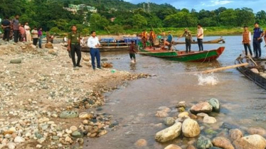 লুট করা আরও আড়াই লাখ ঘনফুট পাথর জব্দ