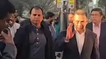 বাসা থেকে হেঁটেই অফিসে গেলেন তারেক রহমান