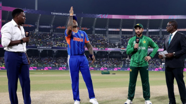 বিশ্বকাপেও হলো না হ্যান্ডশেক, টস জিতলো পাকিস্তান, ব্যাটিংয়ে ভারত