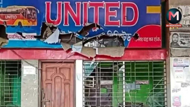 টিকেট কাউন্টার ভাঙচুর, ময়মনসিংহ অঞ্চলের সব রুটে বাস চলাচল বন্ধ
