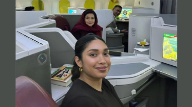 জায়মা রহমানের সেলফিতে ধরা পড়া বই নিয়ে নেটিজেনদের কৌতূহল