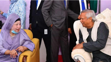 খালেদা জিয়াকে ফুলেল শুভেচ্ছা জানালেন প্রধান উপদেষ্টা