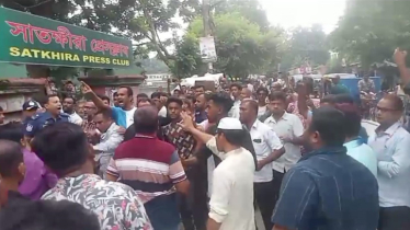 সাতক্ষীরা প্রেসক্লাবে সাংবাদিকদের উপর হামলা, সভাপতিসহ আহত ৩০