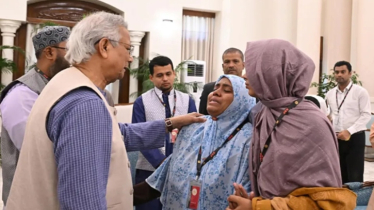 ওসমান হাদির পরিবারকে ফ্ল্যাটের দলিল হস্তান্তর
