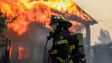 চিলিতে ভয়াবহ দাবানলে ১৮ জনের প্রাণহানি, দুই অঞ্চলে ‘মহাবিপর্যয়’ ঘোষণা