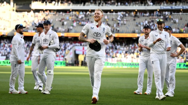 অ্যাশেজের প্রথম দিনেই উইকেট পতনের ছড়াছড়ি