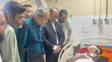 ভূমিকম্পে আহতদের দেখতে হাসপাতালে ডা. রফিকূল ইসলাম