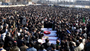 মসজিদে আত্মঘাতী হামলায় নিহত ৩১, ইসলামাবাদে হাজারো মানুষের শোক