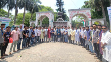 ঔষধ-কলম নিয়ে ভর্তিচ্ছুদের পাশে ইবি ছাত্রদল