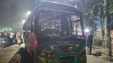 রাতের বেলায় রাজধানীতে ৩ বাস ও প্রাইভেটকারে আগুন
