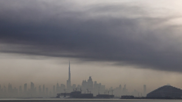 শক্তিশালী বিস্ফোরণে কেঁপে উঠলো দুবাই 