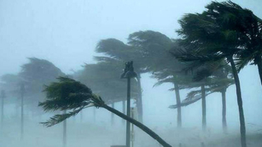 দুপুরের মধ্যে ৬ জেলায় ঝড়ের পূর্বাভাস, নদীবন্দরে সতর্ক সংকেত