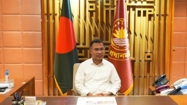 সরকারি ছুটির দিনেও অফিসে প্রধানমন্ত্রী