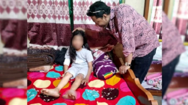 ওমরাহ পালনে গিয়ে বাবা-মা ও ২ বোনের মৃত্যু, একা ফিরল শিশু ফাইজা ওমরাহ পালনে গিয়ে বাবা-মা ও ২ বোনের মৃত্যু, একা ফিরল শিশু ফাইজা