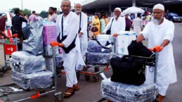 হাজিদের দেশে ফেরা শুরু, প্রথম ফ্লাইটে ফিরেছেন ৩৬৯ জন 
