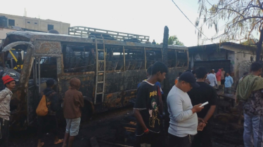 রাঙ্গামাটির পুরাতন বাস ষ্টেশন এলাকায় ভয়াবহ আগুন, ৪ দোকান ও দুই বাস ভস্ম