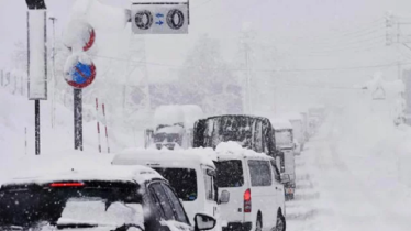 ভয়াবহ তুষার ঝড় যুক্তরাজ্যে: বিদ্যুৎহীন অর্ধলক্ষাধিক ঘরবাড়ি, ট্রেন