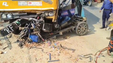 গাইবান্ধায় কাভার্ডভ্যানের ধাক্কায় প্রাণ গেলো ২ অটোরিকশা যাত্রীর গাইবান্ধায় কাভার্ডভ্যানের ধাক্কায় প্রাণ গেলো ২ অটোরিকশা যাত্রীর