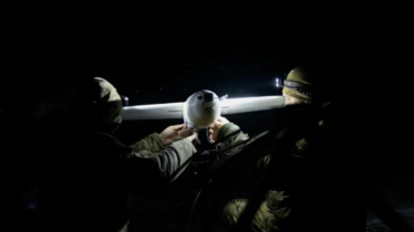 এআই থেকে স্টারলিংক: ড্রোন যেভাবে বদলে দিচ্ছে ইউক্রেন যুদ্ধ এআই থেকে স্টারলিংক: ড্রোন যেভাবে বদলে দিচ্ছে ইউক্রেন যুদ্ধ