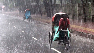রাজধানীতে স্বস্তির বৃষ্টি, কমতে পারে তাপমাত্রা
