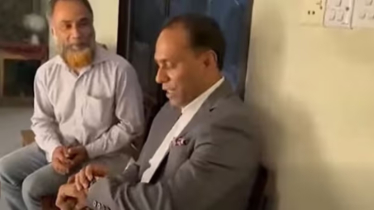 আধা ঘণ্টা ভূমি অফিসের বারান্দায় ভূমি প্রতিমন্ত্রী!