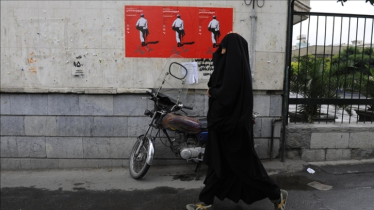 আনুষ্ঠানিকভাবে ইরানি নারীরা পাবেন মোটরসাইকেল চালানোর লাইসেন্স