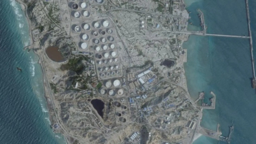 ইরানের খার্গ আইল্যান্ডে যুক্তরাষ্ট্রের শক্তিশালী বোমা হামলা 