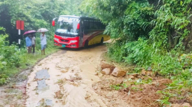 ৬ ঘণ্টা পর বাঘাইছড়ির সাথে খাগড়াছড়িসহ সারা দেশের সড়ক যোগাযোগ স্বাভাবিক