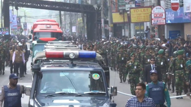 সংসদ ভবনের দিকে নেওয়া হচ্ছে খালেদা জিয়ার মরদেহ 