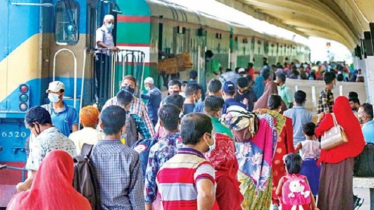 বগুড়ায় দুর্ঘটনা, কমলাপুরে ভিড়; উৎকণ্ঠায় ঘরমুখো মানুষ