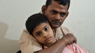 আশা ছেড়ে দিয়েছিলেন বাবা, ১৩ মাস পর ফিরে পেলেন হারিয়ে যাওয়া ছেলেকে আশা ছেড়ে দিয়েছিলেন বাবা, ১৩ মাস পর ফিরে পেলেন হারিয়ে যাওয়া ছেলেকে