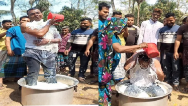 ১০ লাখ টাকা দেনার পর দুধ দিয়ে গোসল করে জুয়া ছাড়ল যুবক, ভিডিও ভাইরাল ১০ লাখ টাকা দেনার পর দুধ দিয়ে গোসল করে জুয়া ছাড়ল যুবক, ভিডিও ভাইরাল