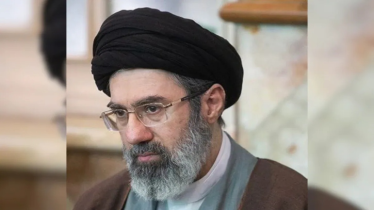নতুন নেতা মোজতবা খামেনি আহতের গুঞ্জন, যা জানালেন ইউসুফ পেজেশকিয়ান