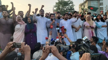 নতুন করে কোনো চাঁদাবাজদের কাছে দেশ বর্গা দেওয়া হবে না: নাহিদ