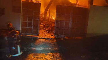 ৪ ঘণ্টার চেষ্টায় নিয়ন্ত্রণে নারায়ণগঞ্জের কারখানার আগুন  