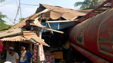 নিয়ন্ত্রণ হারিয়ে তেলবাহী ট্রাক ঢুকে পড়লো দোকানে, নিহত ২ 