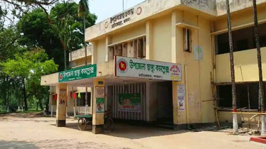 তালাক দেওয়ায় হাসপাতালে ঢুকে নার্সকে কোপালেন প্রাক্তন স্বামী