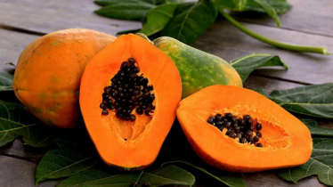 পেঁপে খেয়ে ঝুঁকি বাড়াচ্ছেন যারা
