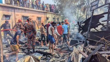 ‘পরনের কাপড় ছাড়া ঘরের সব মালামাল পুড়ে গেছে’