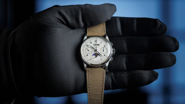 নিলামে আবারও রেকর্ড দামে বিক্রি হলো সেই ঘড়ি! কী আছে এতে?