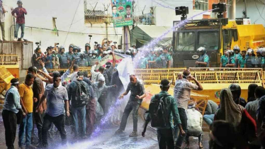 নন-এমপিও শিক্ষকদের কর্মসূচিতে পুলিশের অ্যাকশন