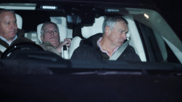 আটকের পর মুক্তি পেলেন যুক্তরাজ্যের সাবেক প্রিন্স অ্যান্ড্রু    