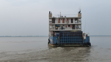 ১৫ ঘণ্টা পর দৌলতদিয়া-পাটুরিয়া নৌরুটে ফেরি চলাচল শুরু