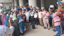 সচিবালয়ে চলছে কর্মকর্তা-কর্মচারীদের বিক্ষোভ 