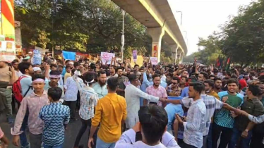 শাহবাগ মোড় অবরোধ করলো ভোলাবাসী