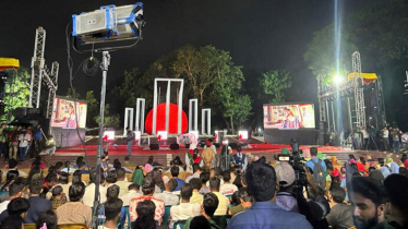 জুলাই স্মরণে শহীদ মিনারে গানে গানে জাগরণী সন্ধ্যা