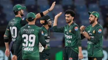 পাকিস্তানের বোলিং তোপে ৬৭-তে গুটিয়ে গেলো ওমান