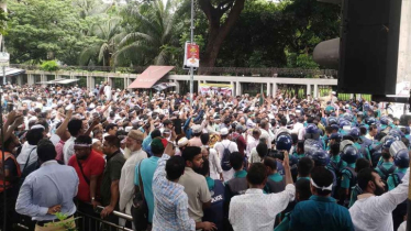 সরকারের আশ্বাসে এক মাসের জন্য আন্দোলন স্থগিত করলো শিক্ষকরা
