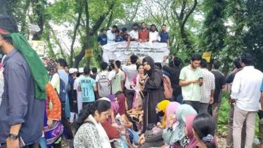 ট্রেন আটকে দিয়েছেন শিক্ষার্থীরা, ঢাকা-ময়মনসিংহ রেল যোগাযোগ বন্ধ